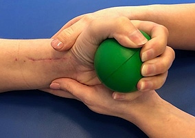 gélek és kenőcsök az oszteokondrozishoz hogyan lehet kezelni az artritisz artrózisát a kezekben